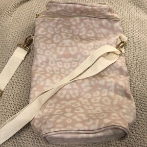 NWT Chico’s Snow Leopard Wine Bag